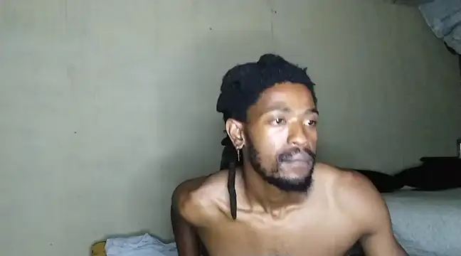 Snapshot of gldnmvsk_XO chatting on 02/27/25, 09:36 gldnmvsk XO online show from 02/27/25, 09:36