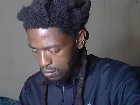 Snapshot of gldnmvsk_XO chatting on 02/24/26, 08:07 gldnmvsk XO online show from 02/24/26, 08:07