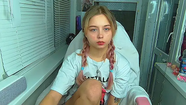 Olivka Grr online show from 01/06/25, 02:25