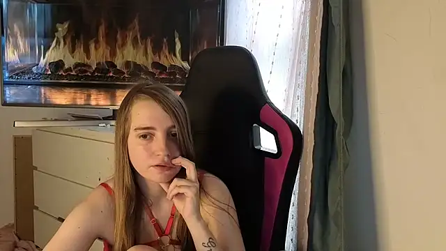 EvieRoseex online show from 06/19/26, 10:30