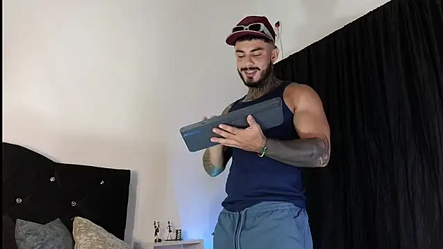 john cartter1 online show from 10/19/25, 11:33