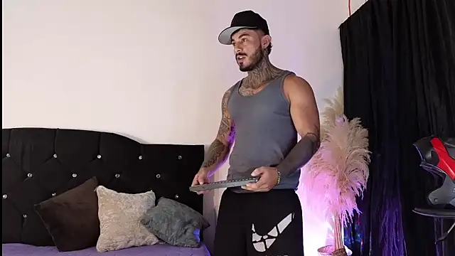 john cartter1 online show from 10/27/25, 11:47