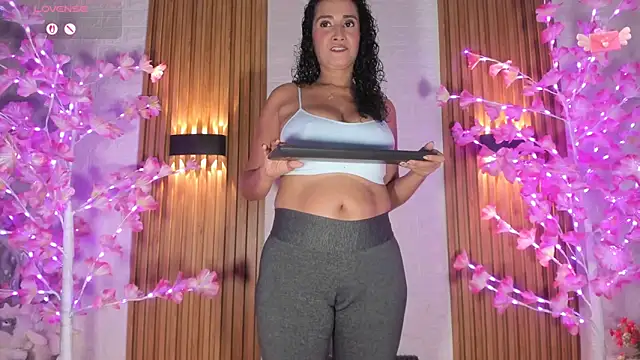 Holyjacky  online show from 04/04/26, 12:02