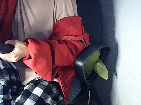 Haralushiaaax online show from 12/16/25, 01:21