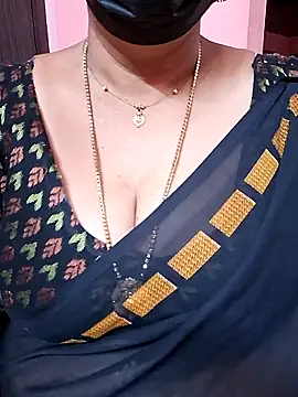 ananya956 online show from 10/29/25, 09:38