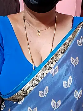 ananya956 online show from 11/18/25, 10:03