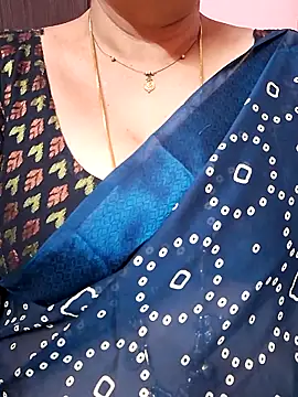 ananya956 online show from 04/21/26, 05:47