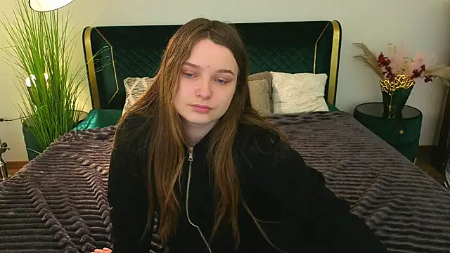 MagicPeachh  online show from 04/10/26, 05:34