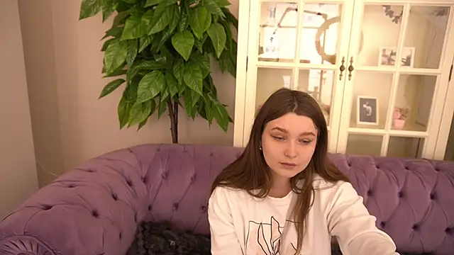 Snapshot of MagicPeachh_ chatting on 05/19/26, 12:22 MagicPeachh online show from 05/19/26, 12:22