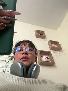 Snapshot of Ramona_Flower chatting on 12/17/24, 06:31 Ramona Flower online show from 12/17/24, 06:31