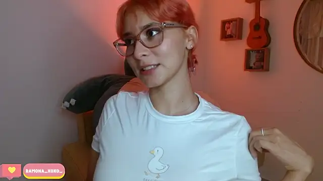 Snapshot of Ramona_Flower chatting on 01/10/25, 01:10 Ramona Flower online show from 01/10/25, 01:10