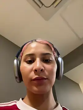 Snapshot of Ramona_Flower chatting on 03/01/25, 08:10 Ramona Flower online show from 03/01/25, 08:10