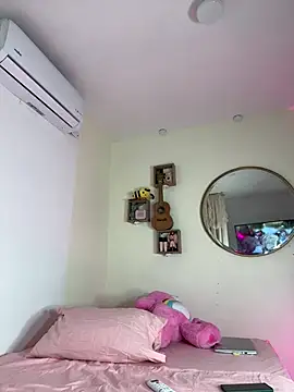 Snapshot of Ramona_Flower chatting on 03/16/25, 01:17 Ramona Flower online show from 03/16/25, 01:17