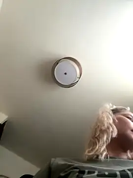 Snapshot of Ramona_Flower chatting on 10/16/25, 07:04 Ramona Flower online show from 10/16/25, 07:04