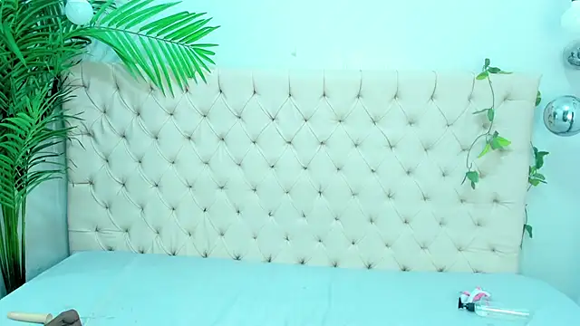 Victoria Coleman online show from 03/10/25, 02:59