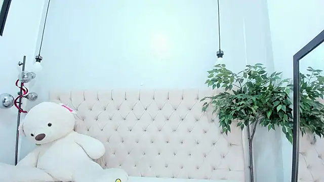 Victoria Coleman online show from 03/17/26, 07:17