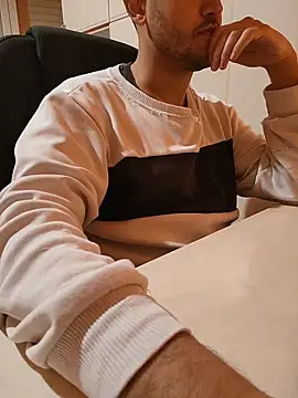 Snapshot of sanmediterraneoXXL chatting on 01/08/26, 07:38 sanmediterraneoXXL online show from 01/08/26, 07:38