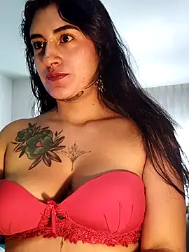 Snapshot of Lilith_Pink chatting on 02/15/25, 04:34 Lilith Pink online show from 02/15/25, 04:34