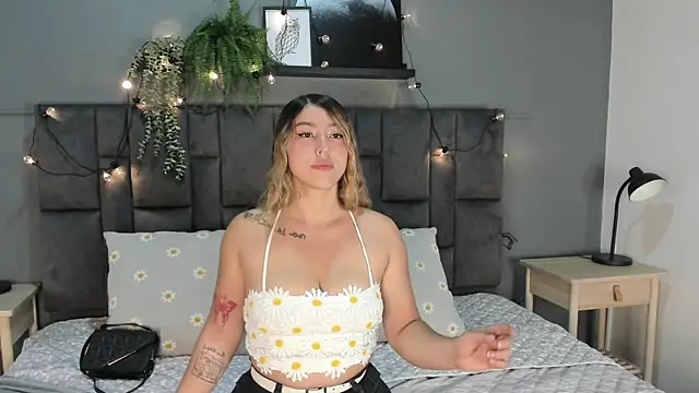 Snapshot of LilithSmith_ chatting on 09/27/25, 11:37 LilithSmith online show from 09/27/25, 11:37