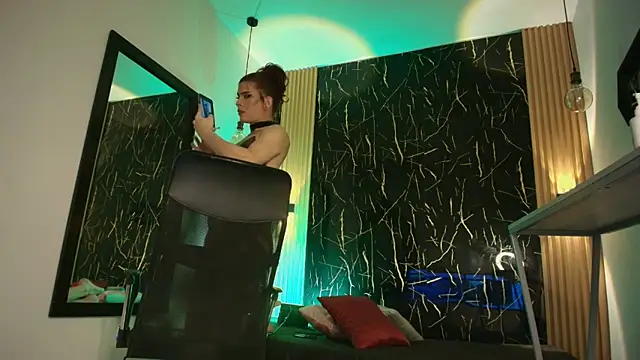 Bella salvatore online show from 03/06/26, 10:17