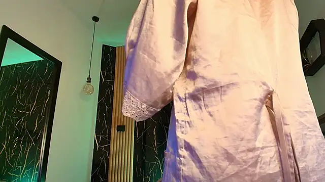 Bella salvatore online show from 04/05/26, 08:50