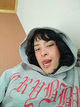 taaylor33 online show from 04/03/26, 10:08