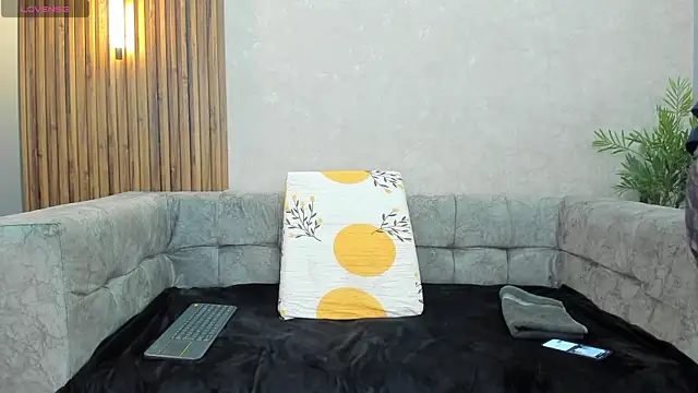 Snapshot of Johan_Williams_07 chatting on 07/17/26, 12:50 Johan Williams 07 online show from 07/17/26, 12:50