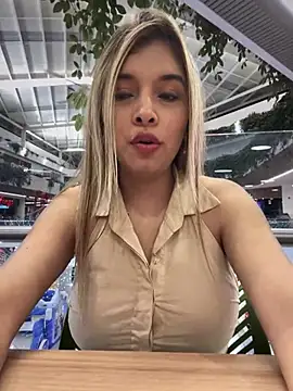 Snapshot of carolina__star chatting on 01/16/25, 12:34 carolina star online show from 01/16/25, 12:34