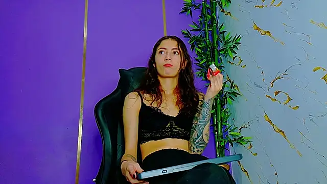 Snapshot of scarlet-jonesx chatting on 09/28/25, 12:16 scarlet-jonesx online show from 09/28/25, 12:16