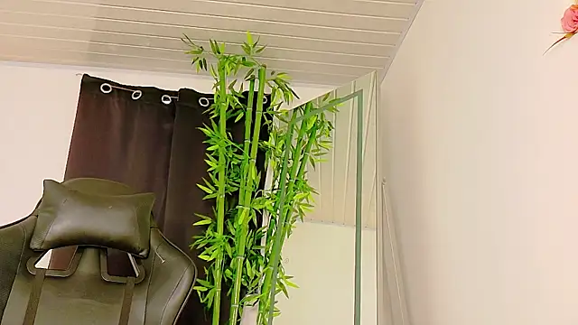 scarlet-jonesx online show from 11/29/25, 10:24