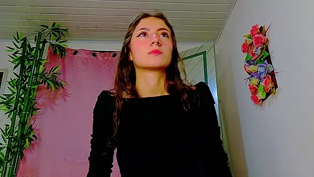 Snapshot of scarlet-jonesx chatting on 05/15/26, 11:01 scarlet-jonesx online show from 05/15/26, 11:01