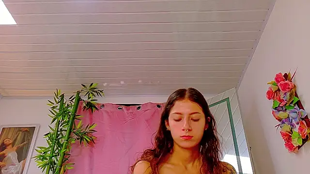 scarlet-jonesx online show from 06/22/26, 06:16