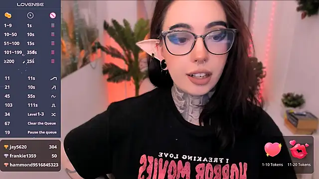 Snapshot of Dixi_Pixi_ chatting on 01/10/25, 08:40 Dixi Pixi online show from 01/10/25, 08:40
