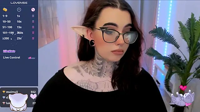 Snapshot of Dixi_Pixi_ chatting on 01/19/25, 08:39 Dixi Pixi online show from 01/19/25, 08:39