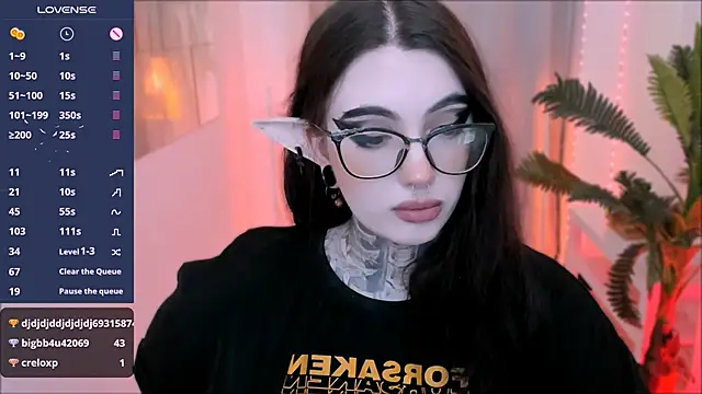 Snapshot of Dixi_Pixi_ chatting on 01/23/25, 01:24 Dixi Pixi online show from 01/23/25, 01:24