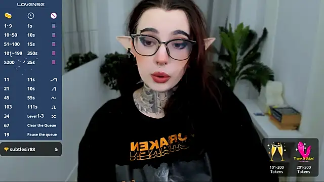 Snapshot of Dixi_Pixi_ chatting on 02/06/25, 10:37 Dixi Pixi online show from 02/06/25, 10:37