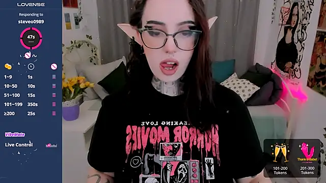 Snapshot of Dixi_Pixi_ chatting on 02/21/25, 05:46 Dixi Pixi online show from 02/21/25, 05:46