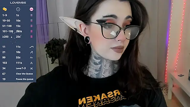 Snapshot of Dixi_Pixi_ chatting on 10/10/25, 05:50 Dixi Pixi online show from 10/10/25, 05:50