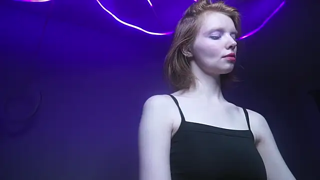 ginger hugs online show from 09/27/25, 10:04