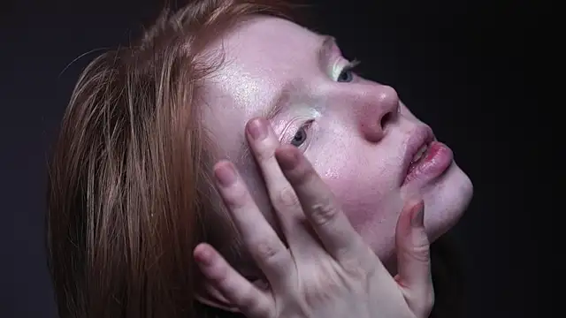 ginger hugs online show from 11/11/25, 10:10