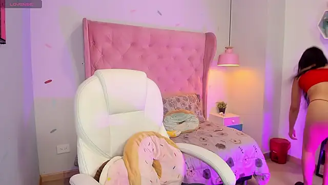 Chloe fischer  online show from 02/14/26, 03:53