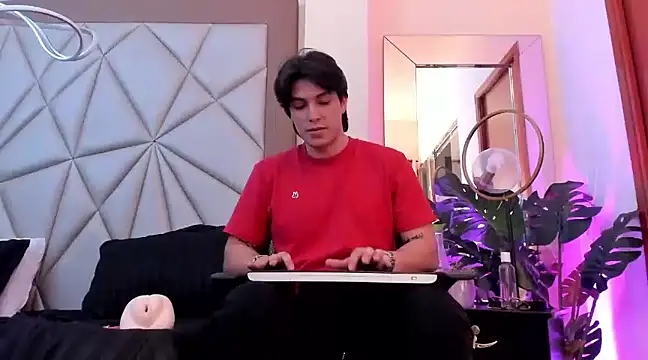 Karimferrer online show from 12/31/24, 07:31