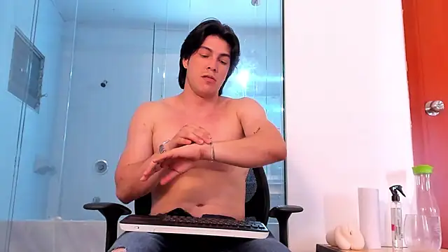 Karimferrer online show from 01/21/25, 07:26