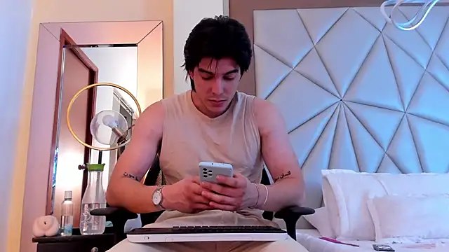 Karimferrer online show from 01/28/25, 09:19