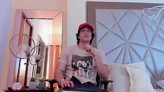 Karimferrer online show from 02/05/25, 07:18