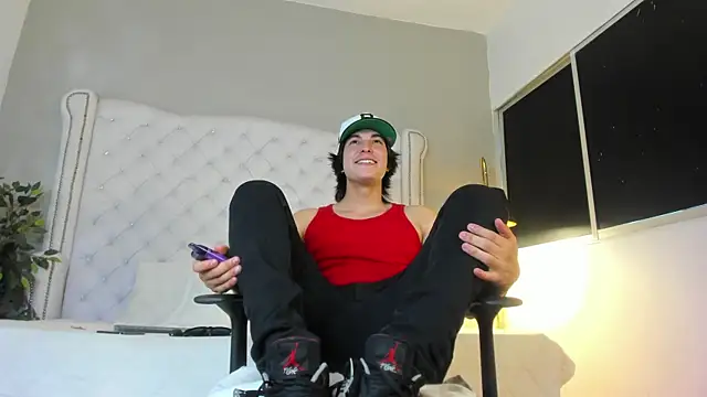 Karimferrer online show from 10/28/25, 08:00