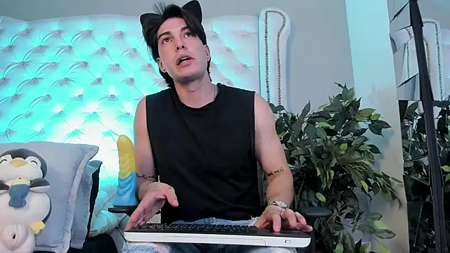 Karimferrer online show from 03/24/26, 03:33