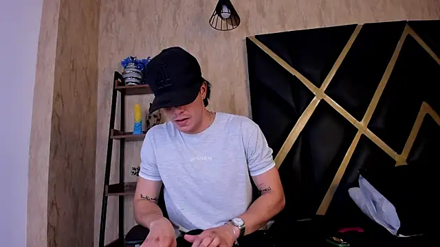 Karimferrer online show from 04/11/26, 08:18