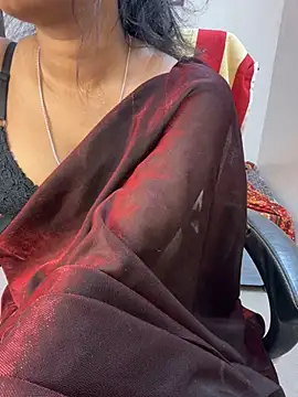 Snapshot of Spicy_sari_girl chatting on 12/07/24, 03:25 Spicy sari girl online show from 12/07/24, 03:25