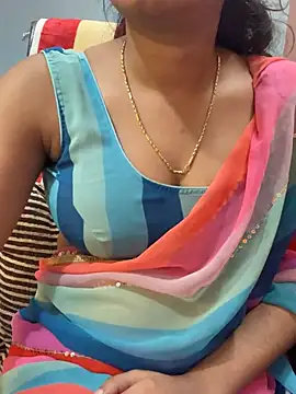 Snapshot of Spicy_sari_girl chatting on 01/04/25, 09:00 Spicy sari girl online show from 01/04/25, 09:00